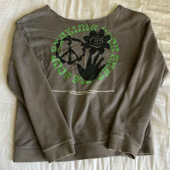 Cute off the shoulder sweatshirt - Picture 2 of 3